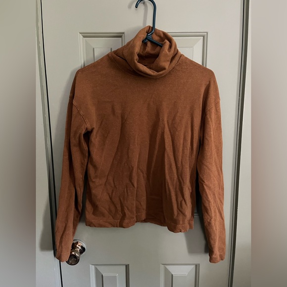 Rivet & Thread Turtleneck Tee - Picture 2 of 4